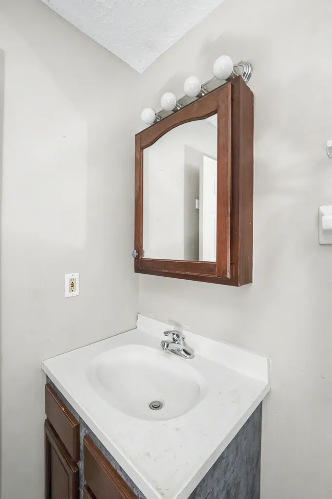377 Redding Road Lexington KY 40517