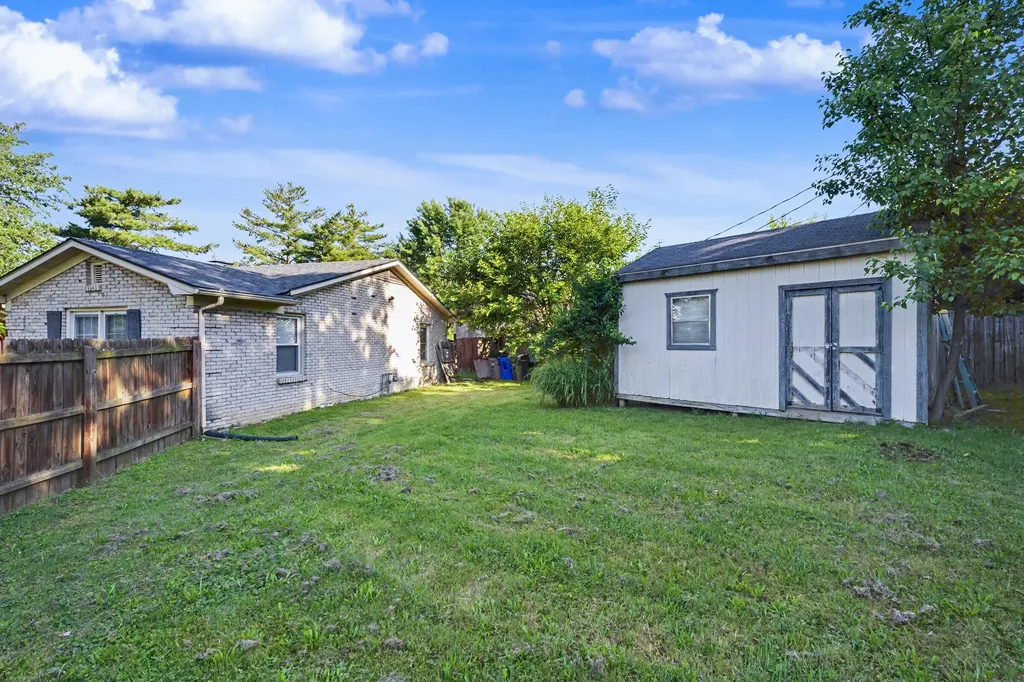 377 Redding Road Lexington KY 40517