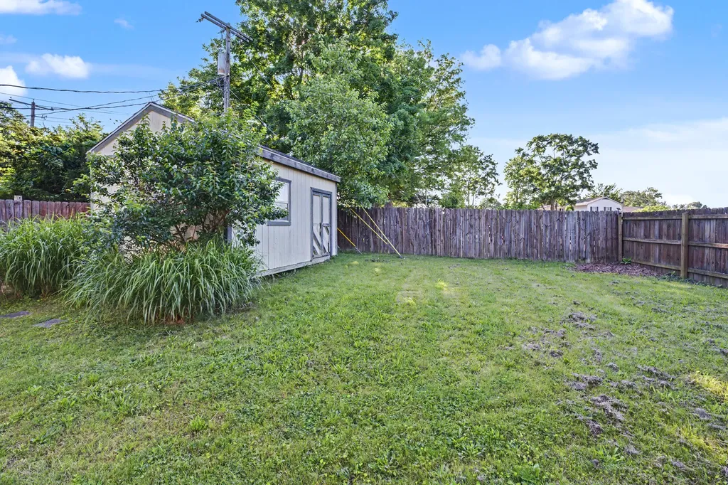 377 Redding Road Lexington KY 40517