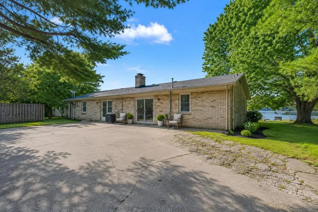 377 Redding Road Lexington KY 40517