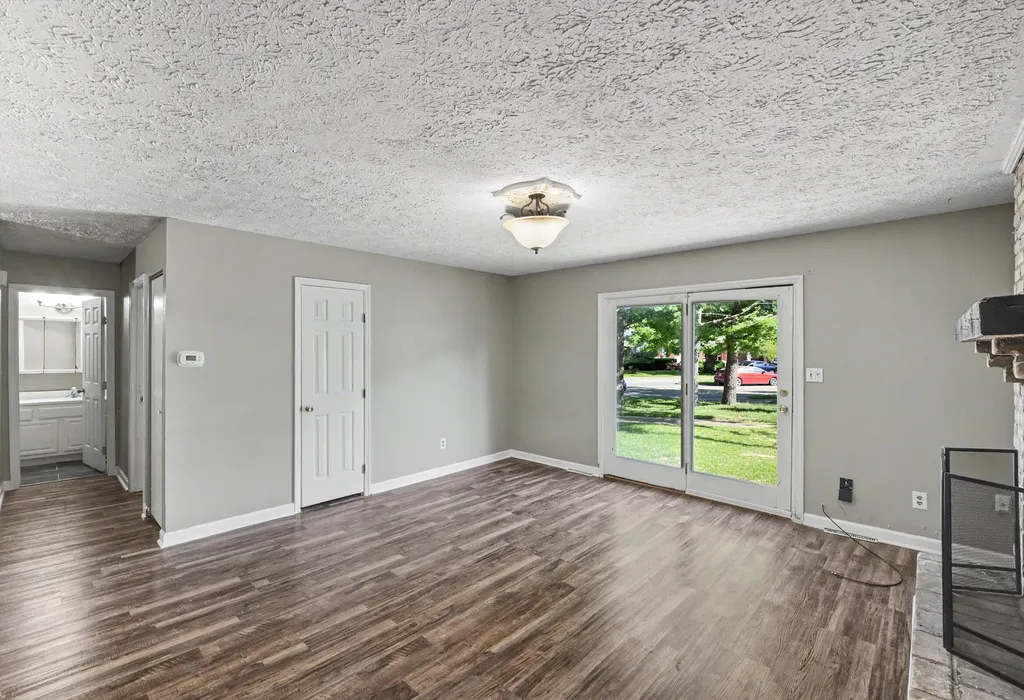377 Redding Road Lexington KY 40517