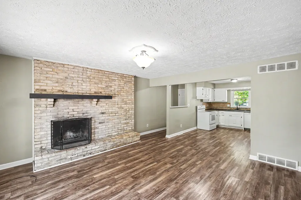 377 Redding Road Lexington KY 40517