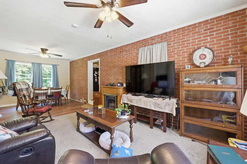 1587 Fairview Road Lawrenceburg KY 40342