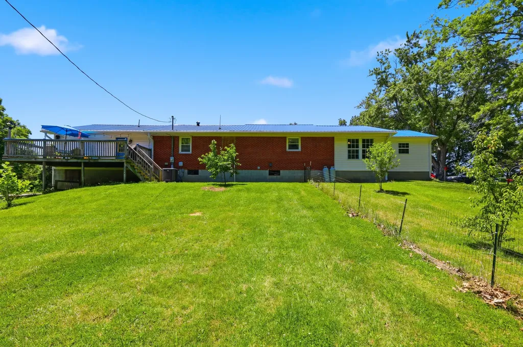 1587 Fairview Road Lawrenceburg KY 40342