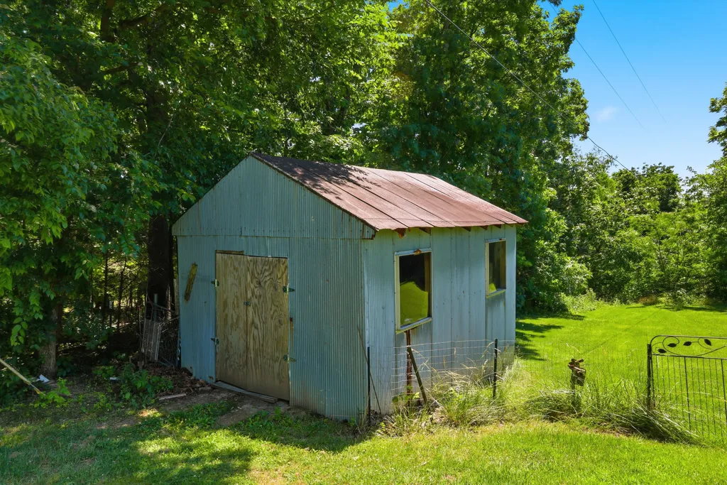 1587 Fairview Road Lawrenceburg KY 40342