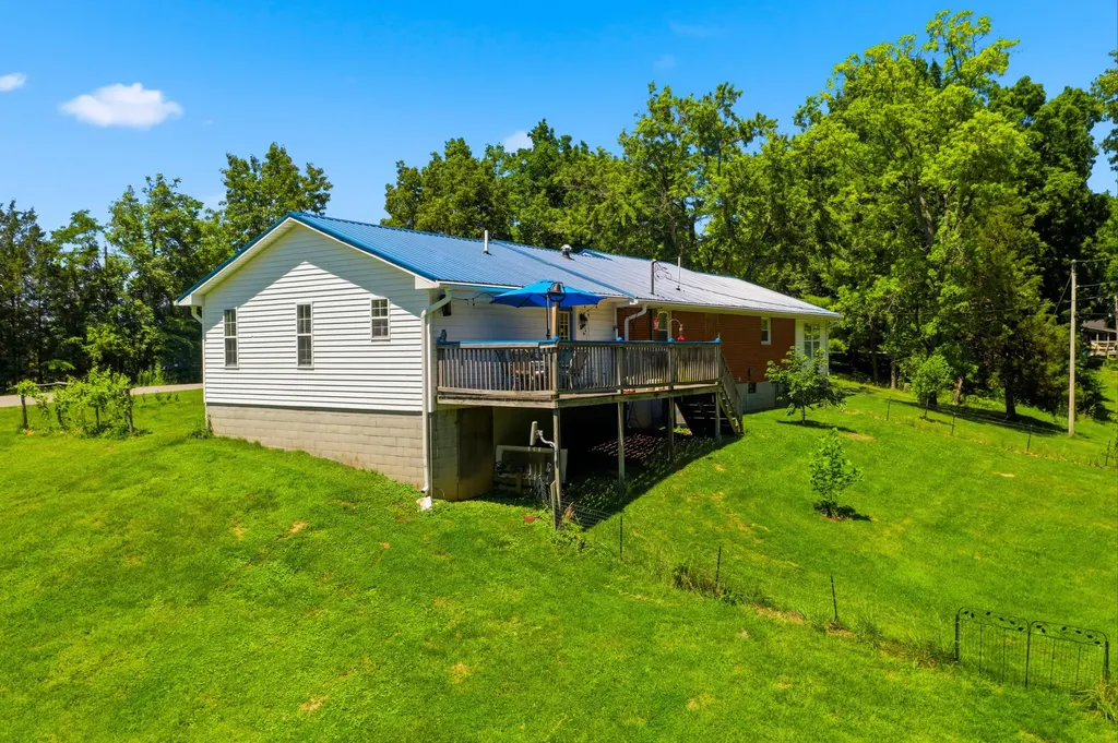 1587 Fairview Road Lawrenceburg KY 40342