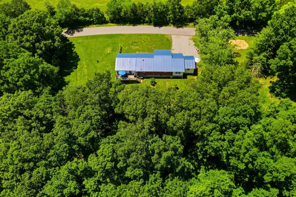 1587 Fairview Road Lawrenceburg KY 40342