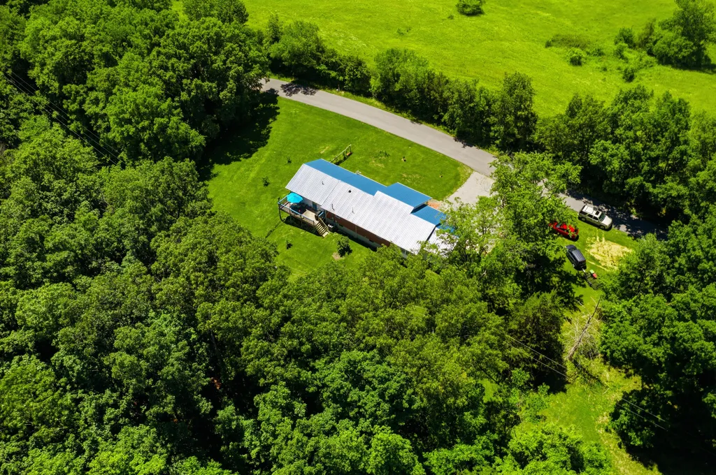 1587 Fairview Road Lawrenceburg KY 40342