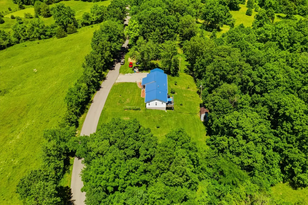 1587 Fairview Road Lawrenceburg KY 40342