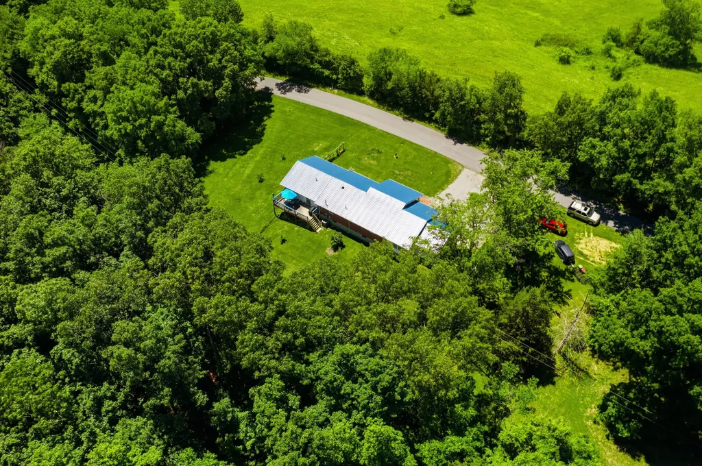 1587 Fairview Road Lawrenceburg KY 40342