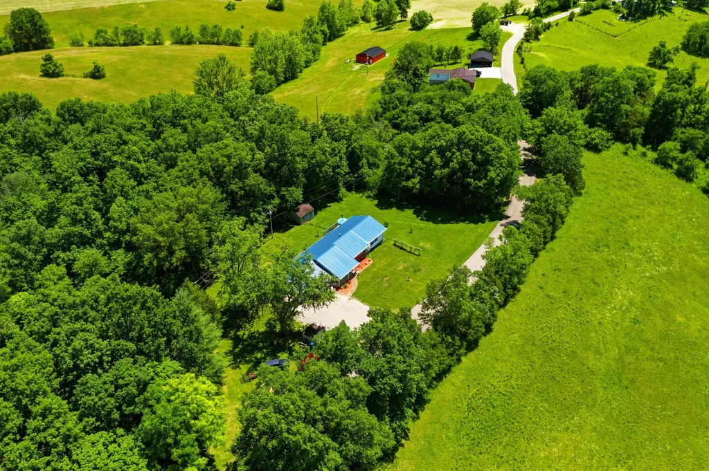 1587 Fairview Road Lawrenceburg KY 40342