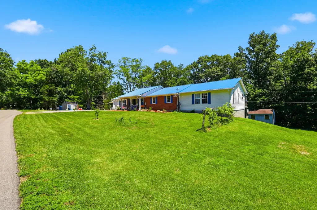 1587 Fairview Road Lawrenceburg KY 40342