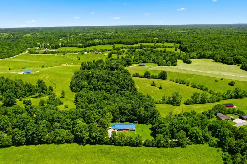 1587 Fairview Road Lawrenceburg KY 40342