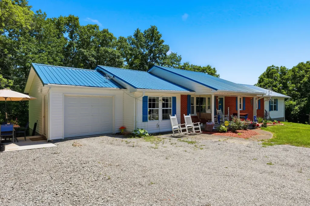1587 Fairview Road Lawrenceburg KY 40342