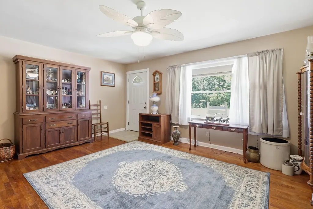 1587 Fairview Road Lawrenceburg KY 40342