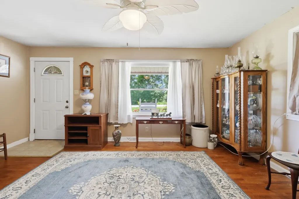 1587 Fairview Road Lawrenceburg KY 40342