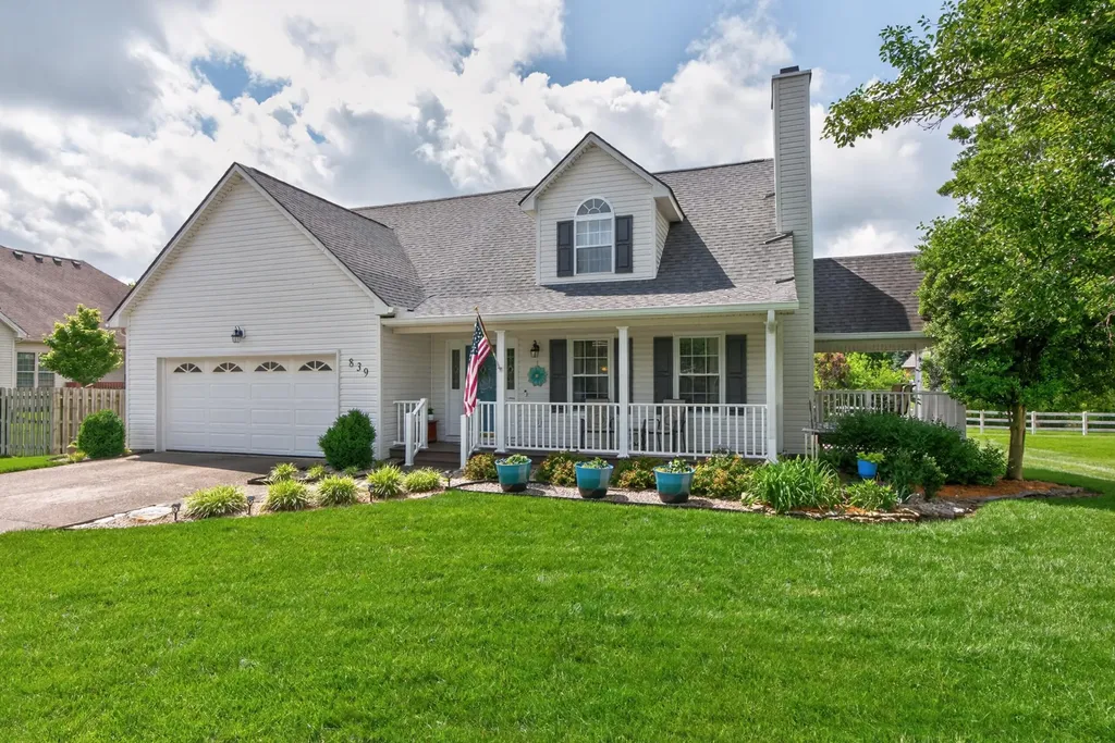 839 Eagle Crest Drive Versailles KY 40383