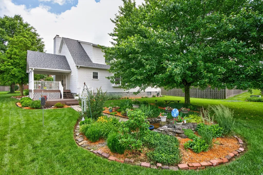 839 Eagle Crest Drive Versailles KY 40383