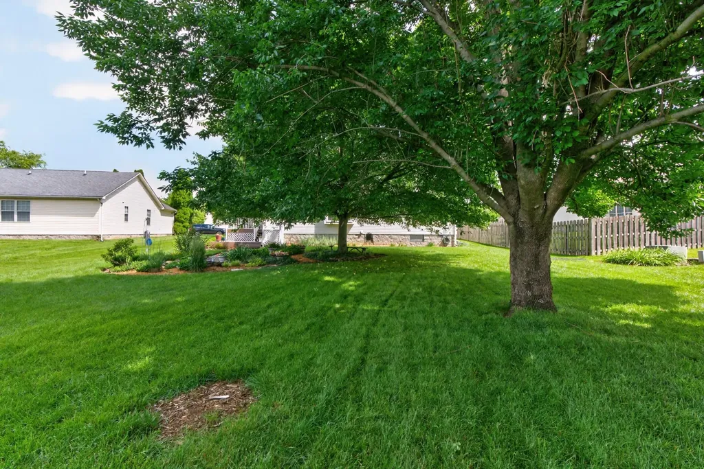 839 Eagle Crest Drive Versailles KY 40383