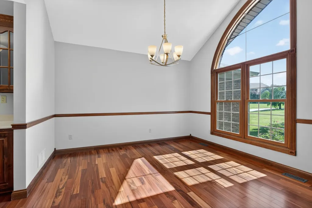 725 Sovereign Drive Richmond KY 40475