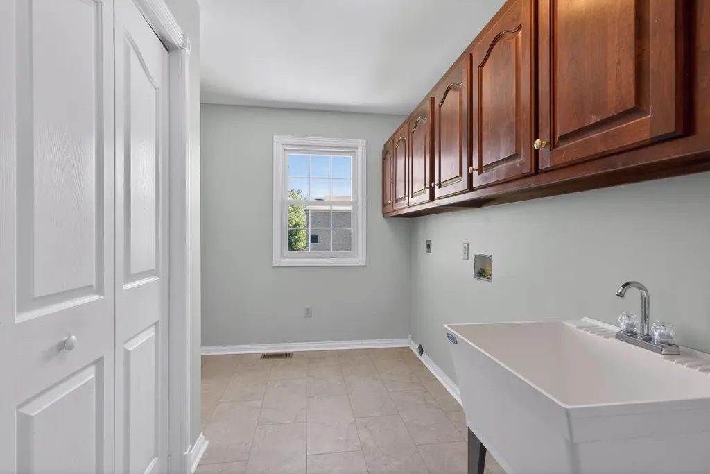 725 Sovereign Drive Richmond KY 40475