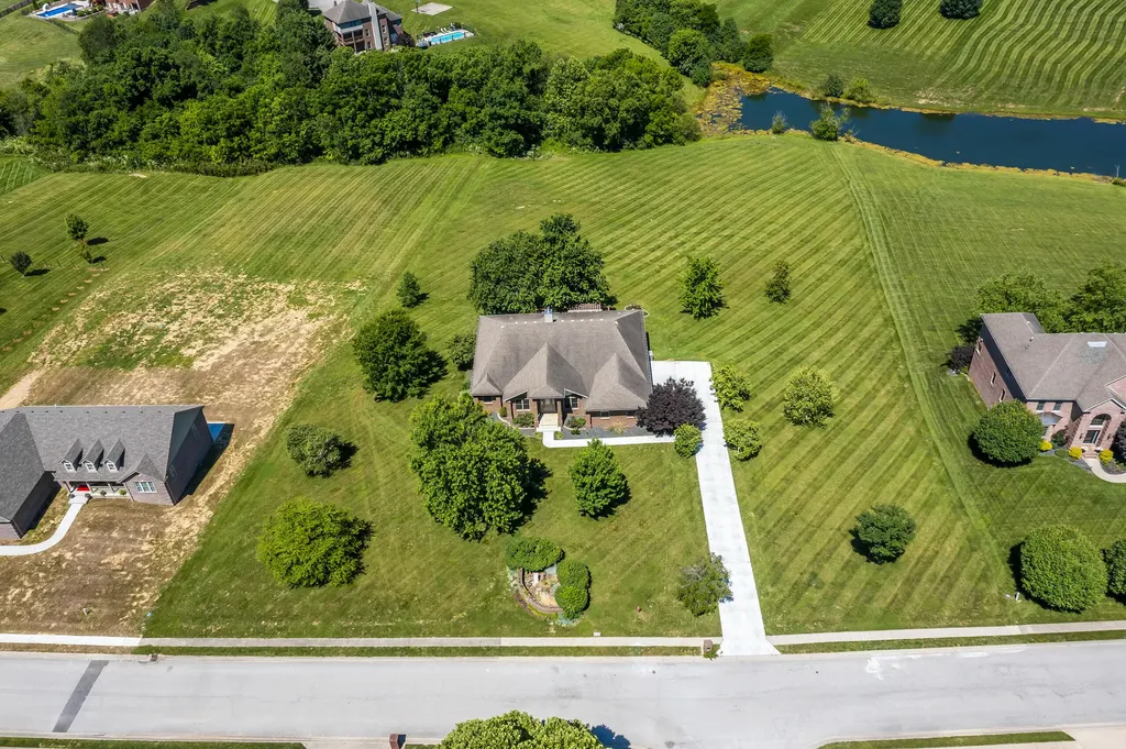 725 Sovereign Drive Richmond KY 40475