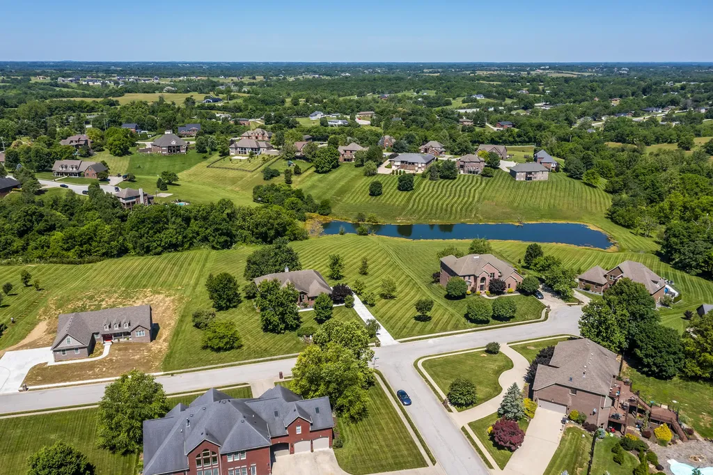 725 Sovereign Drive Richmond KY 40475