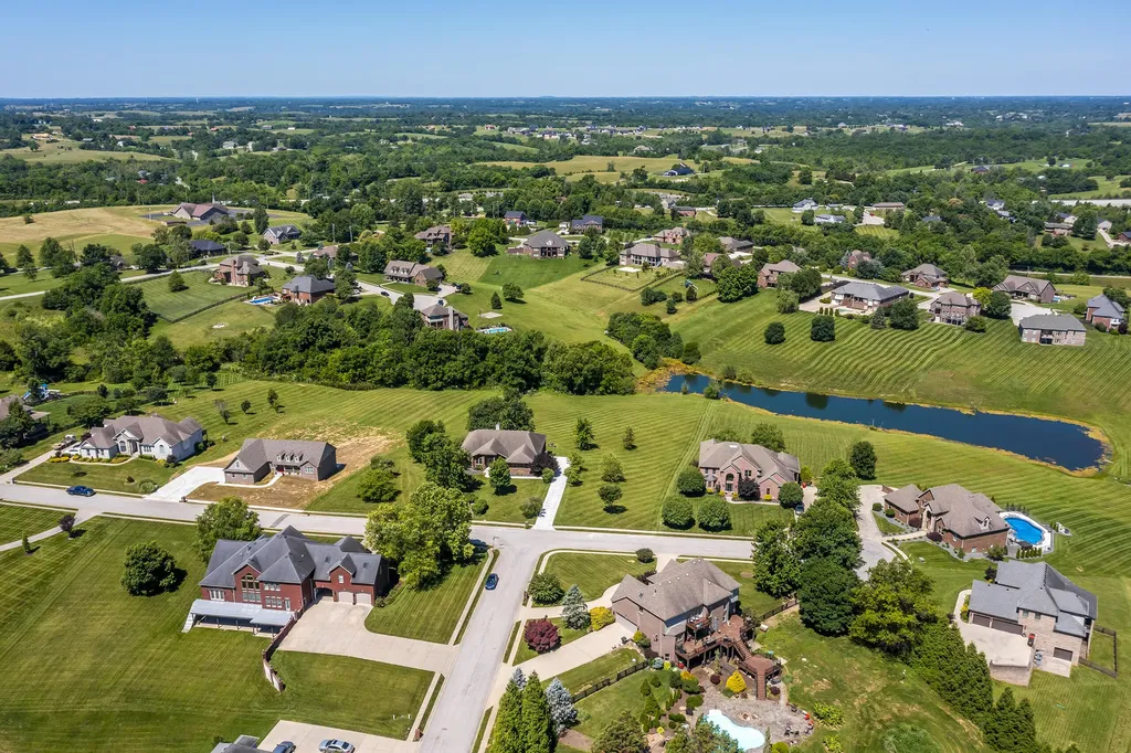 725 Sovereign Drive Richmond KY 40475