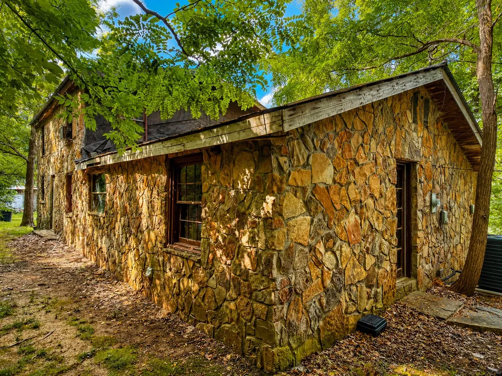 1493 Missouri Hollow Road Monticello KY 42633