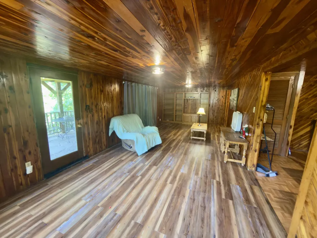 1493 Missouri Hollow Road Monticello KY 42633