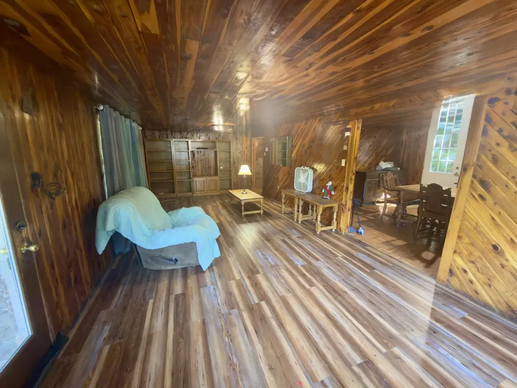 1493 Missouri Hollow Road Monticello KY 42633