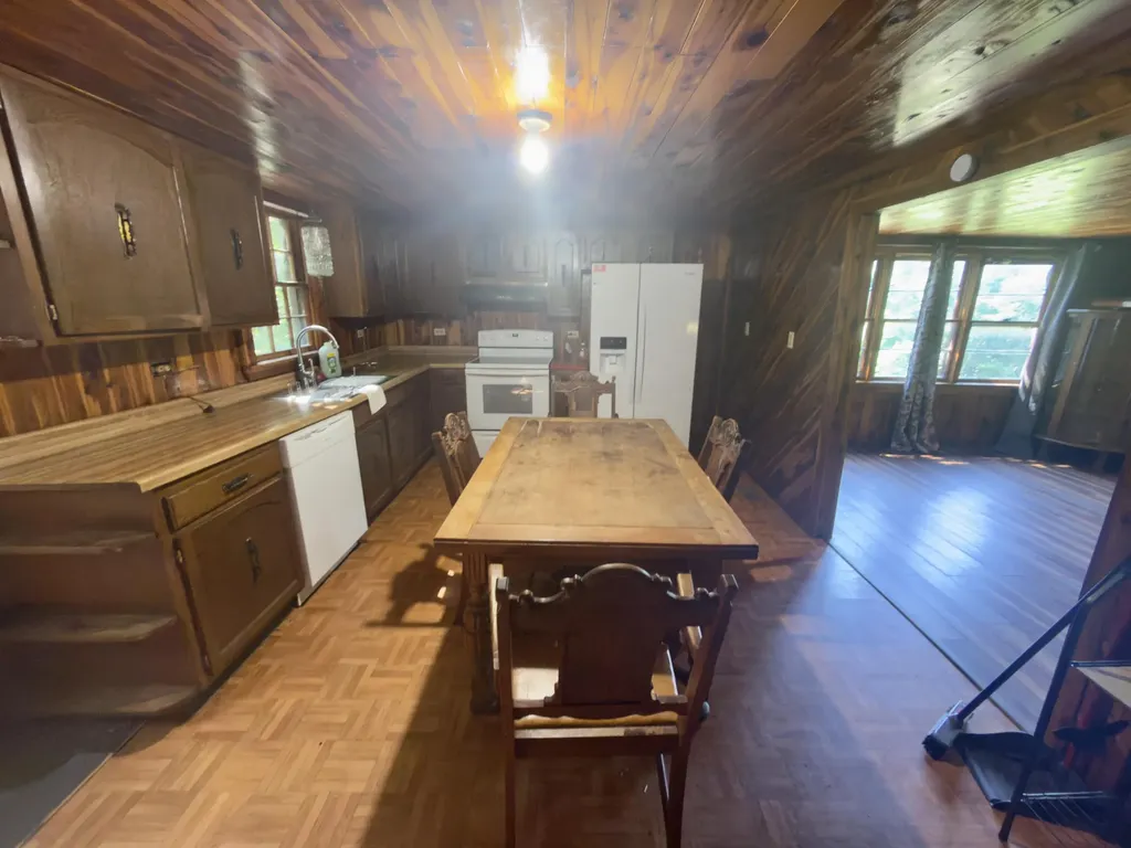 1493 Missouri Hollow Road Monticello KY 42633