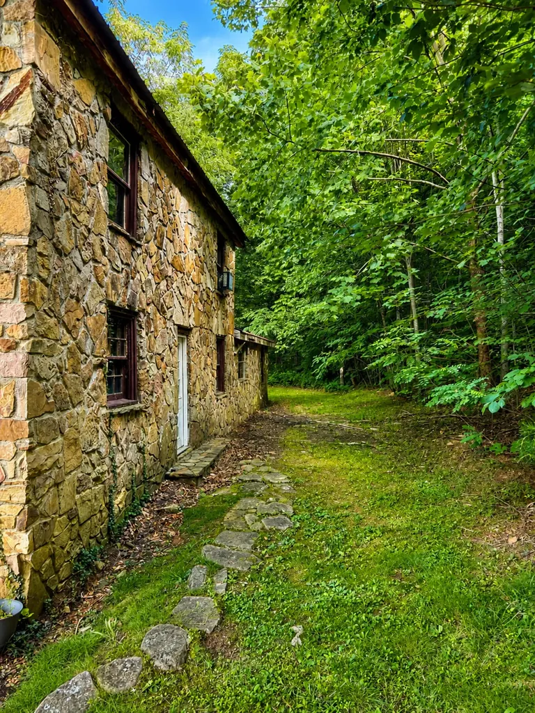 1493 Missouri Hollow Road Monticello KY 42633