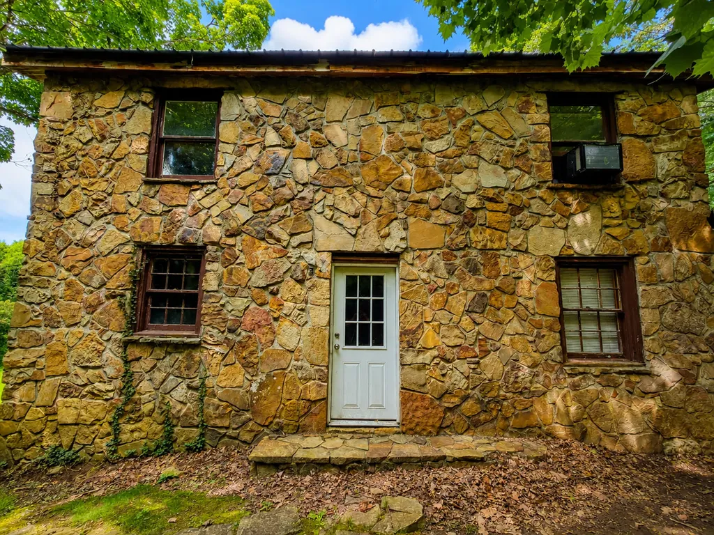 1493 Missouri Hollow Road Monticello KY 42633