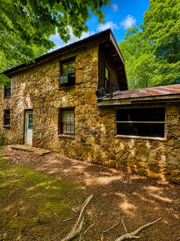 1493 Missouri Hollow Road Monticello KY 42633