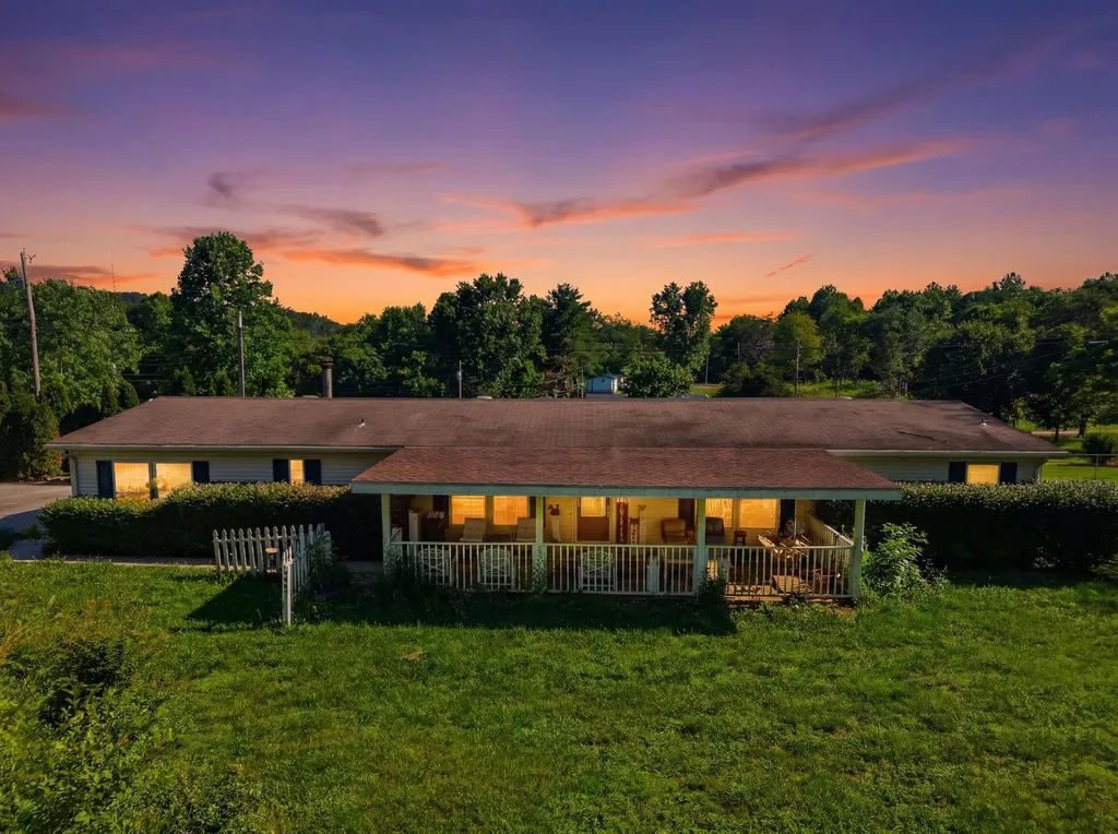 246 Briarwood Drive Burnside KY 42519