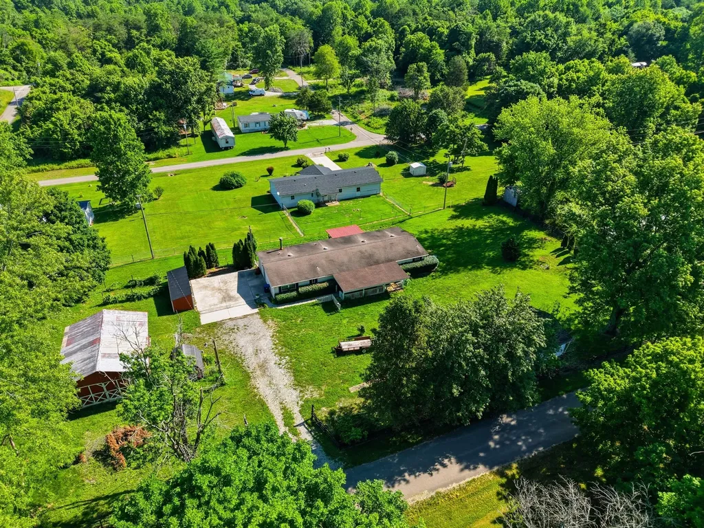 246 Briarwood Drive Burnside KY 42519