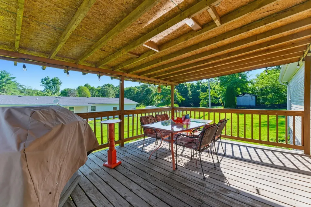 246 Briarwood Drive Burnside KY 42519