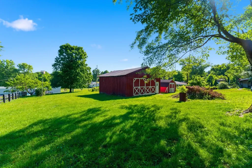 246 Briarwood Drive Burnside KY 42519