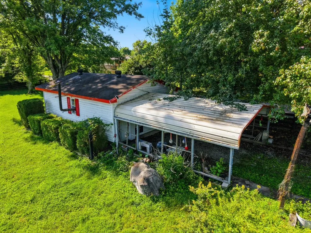 246 Briarwood Drive Burnside KY 42519