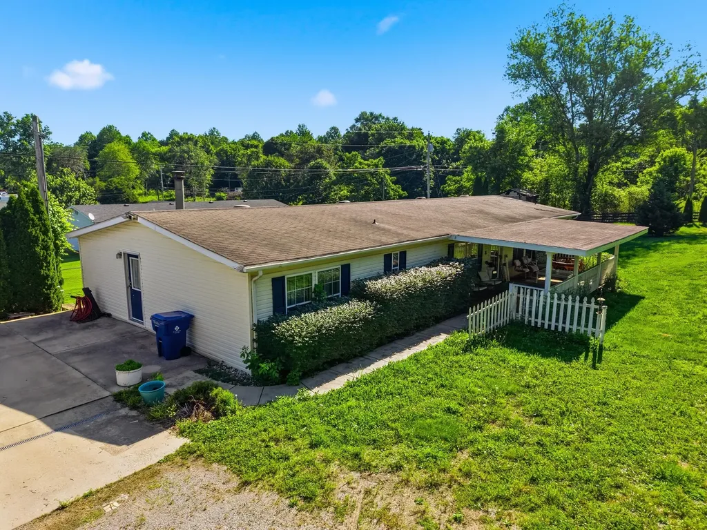 246 Briarwood Drive Burnside KY 42519
