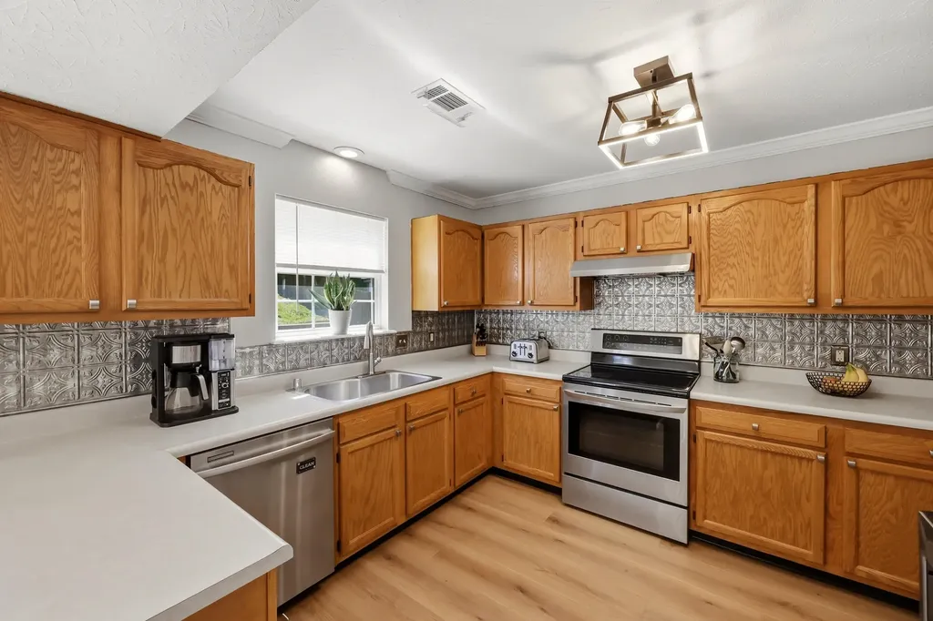 124 River Run Court Georgetown KY 40324