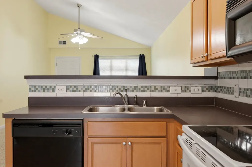 184 White Oak Trace Lexington KY 40511