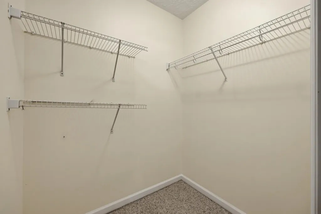184 White Oak Trace Lexington KY 40511