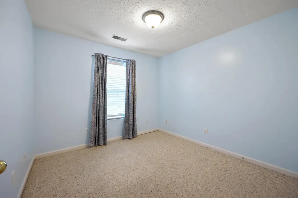 184 White Oak Trace Lexington KY 40511