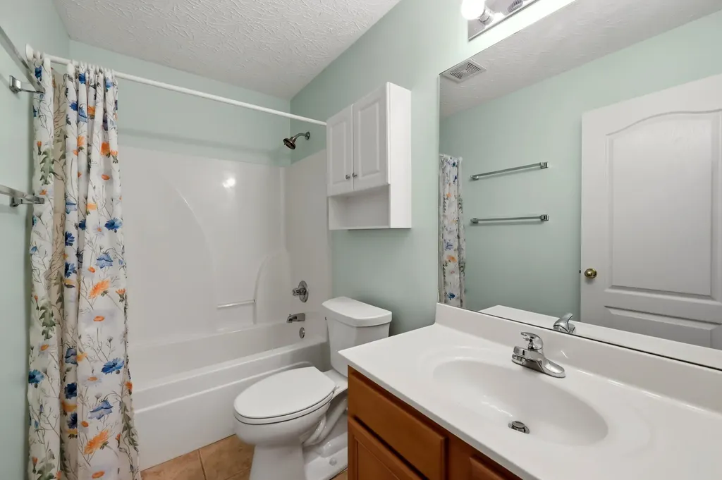 184 White Oak Trace Lexington KY 40511