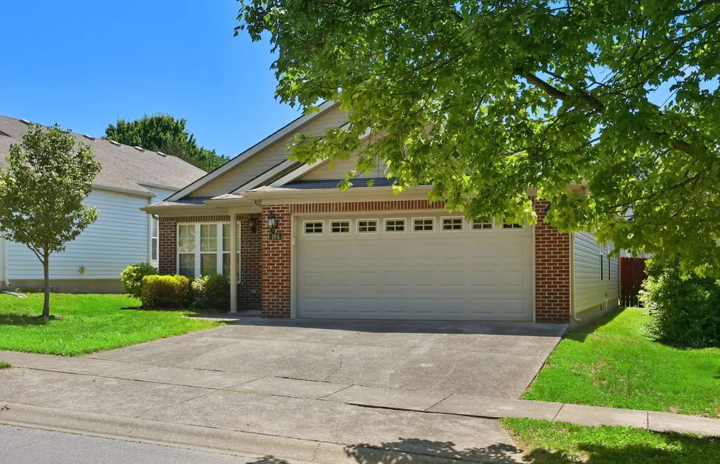 184 White Oak Trace Lexington KY 40511