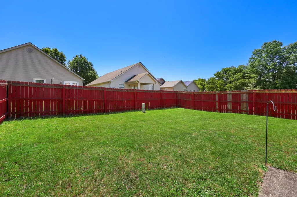 184 White Oak Trace Lexington KY 40511