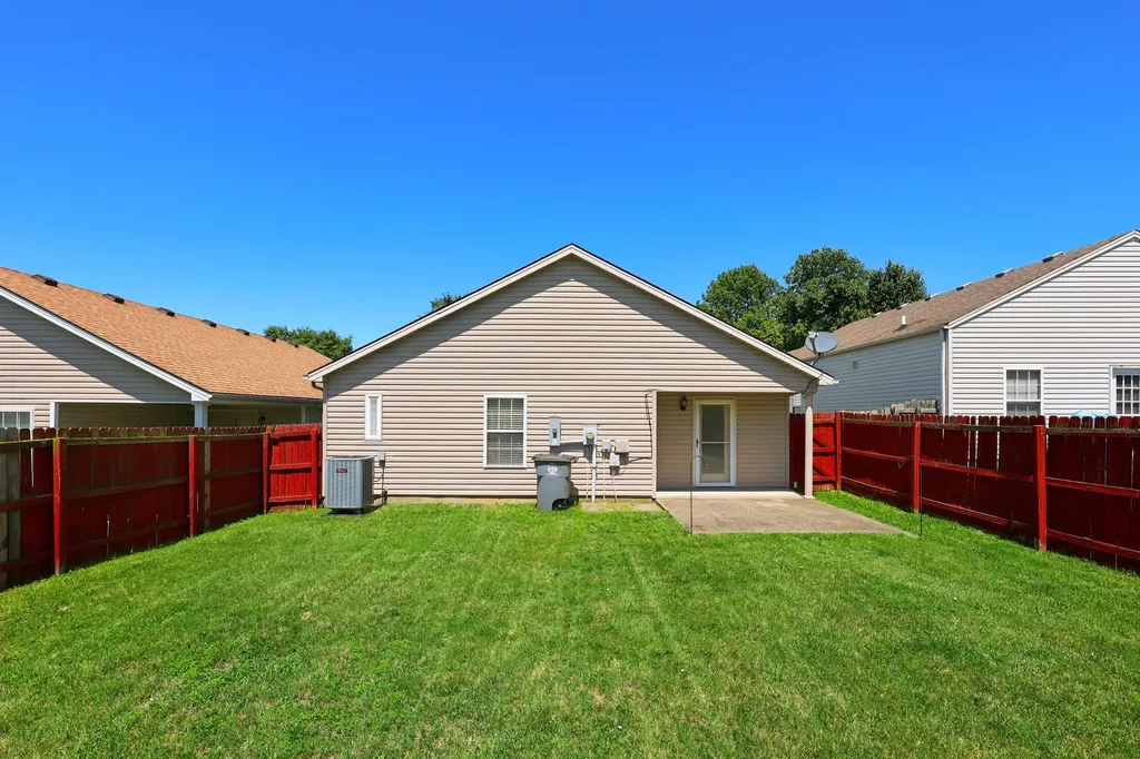 184 White Oak Trace Lexington KY 40511
