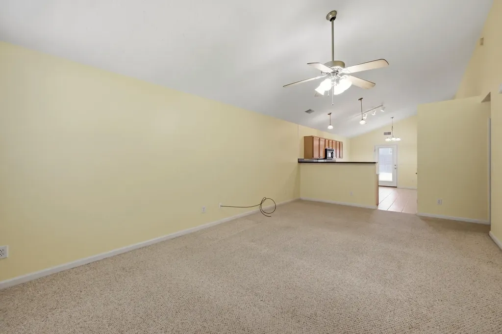 184 White Oak Trace Lexington KY 40511